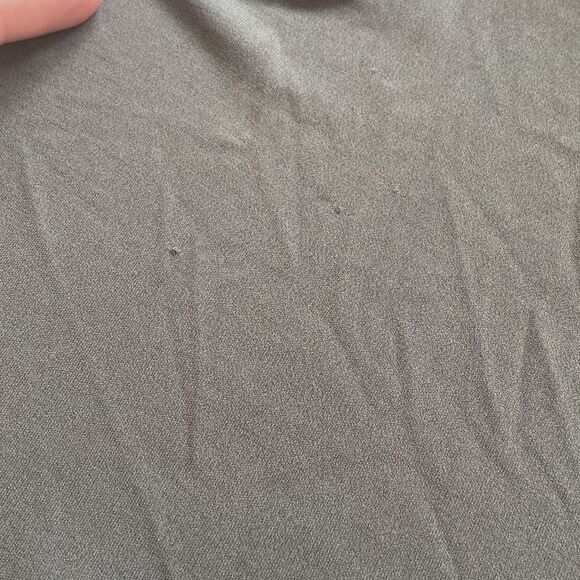 Eileen Fisher Gray 100% Silk Sleeveless Lightweight Blouse Size Medium - Picture 9 of 10